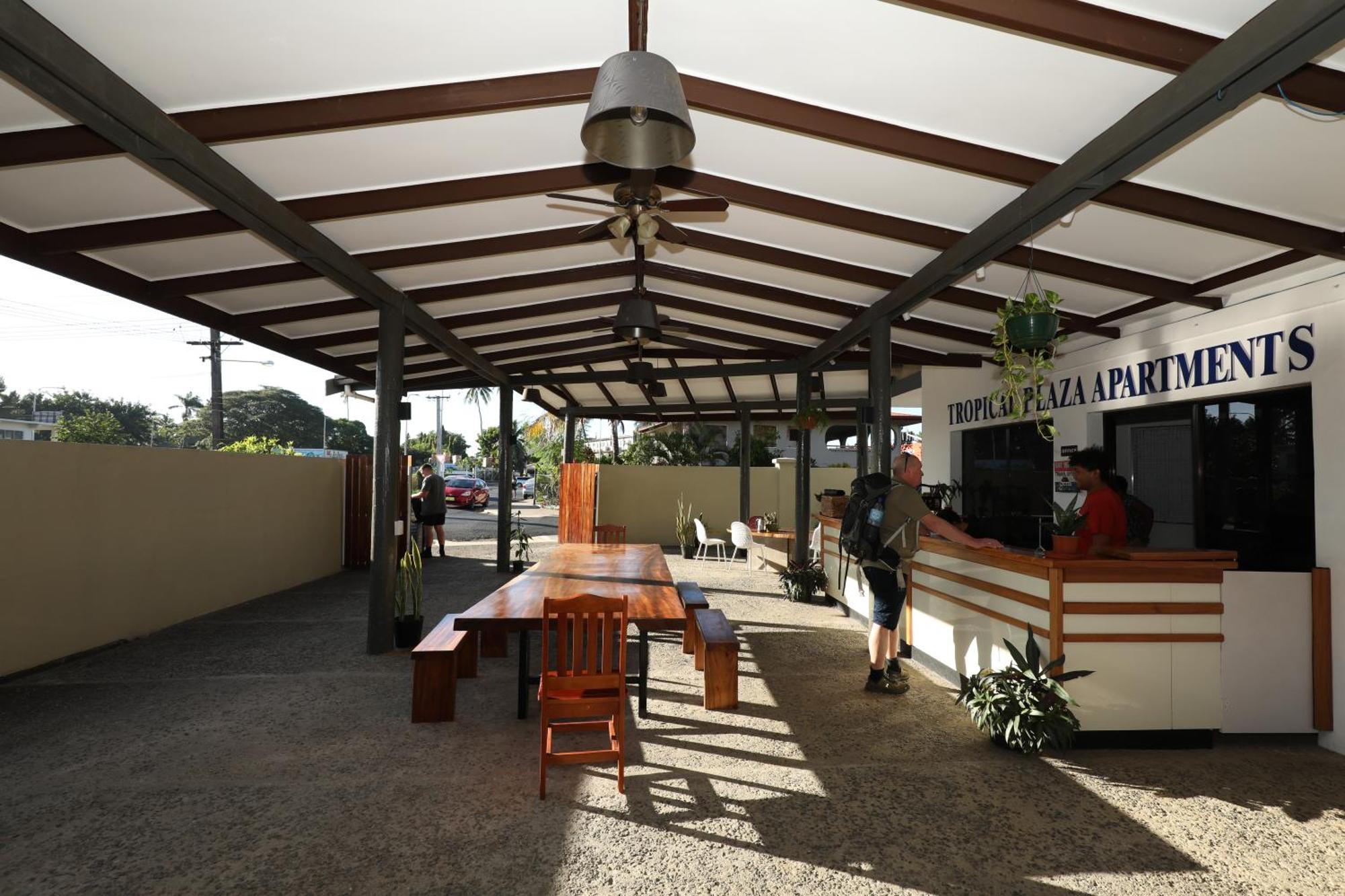Tropical Plaza Apt Nadi Buitenkant foto